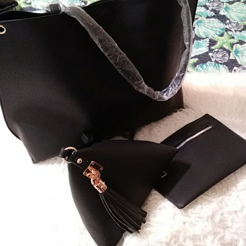 Black tote bag